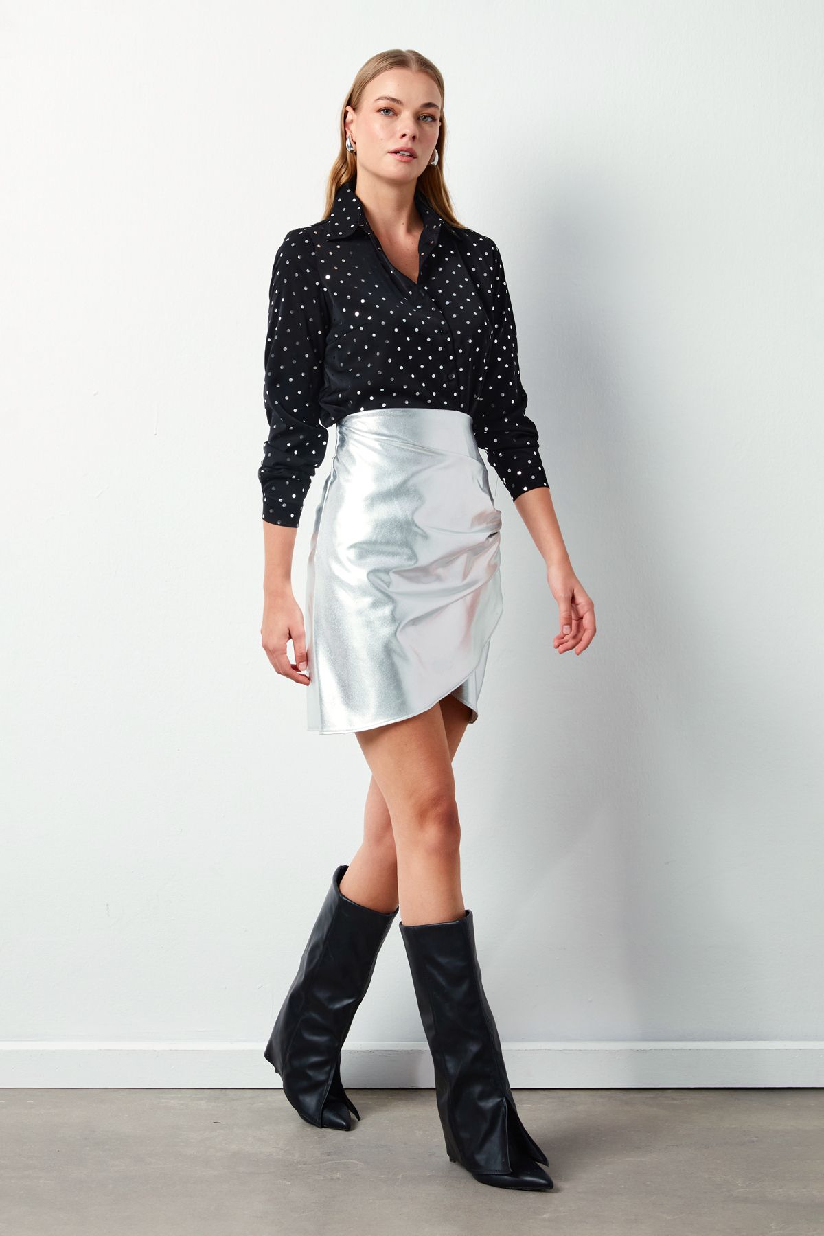 Puantiyeli Düz Gömlek - SİYAH