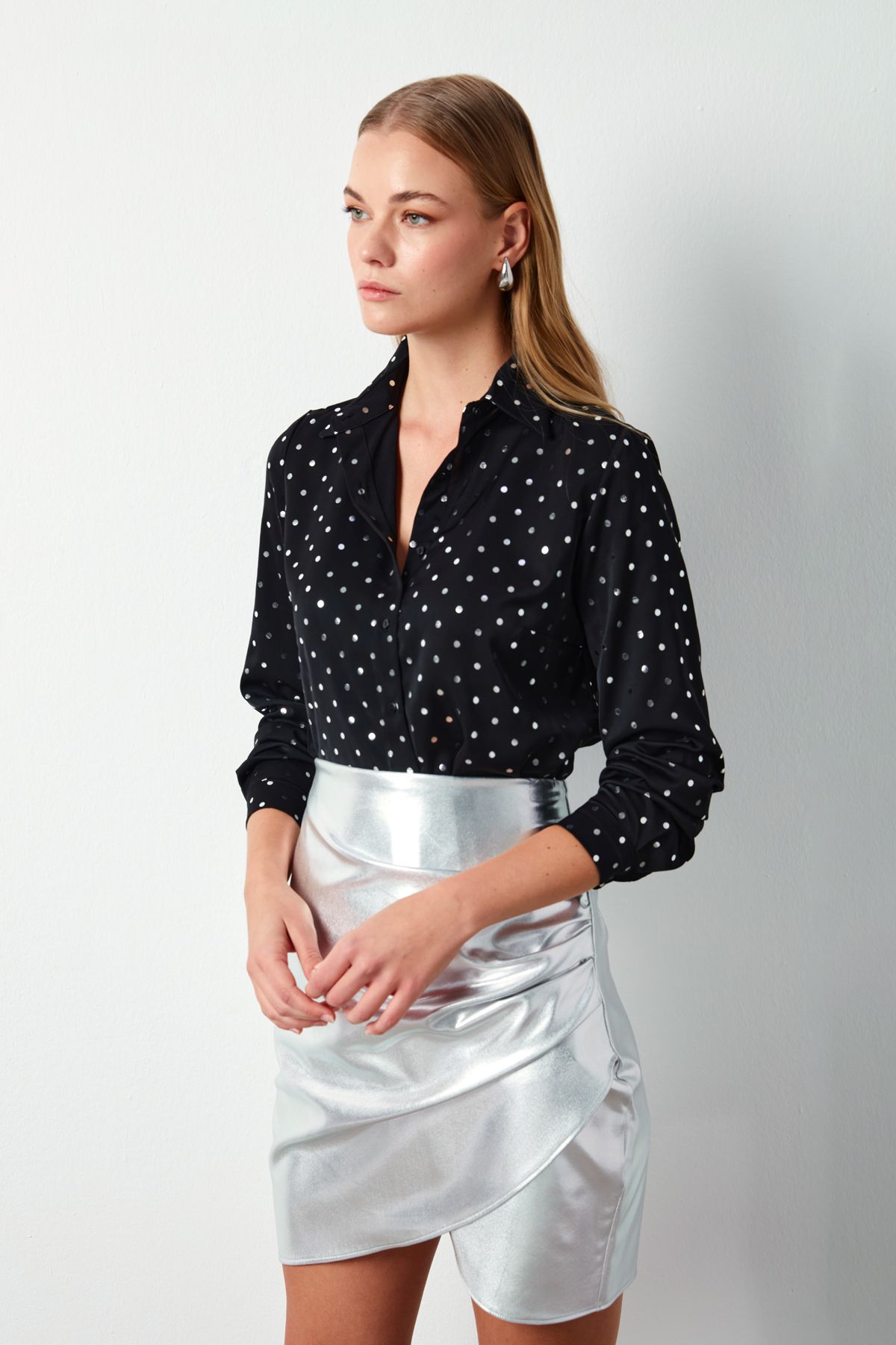 Puantiyeli Düz Gömlek - SİYAH