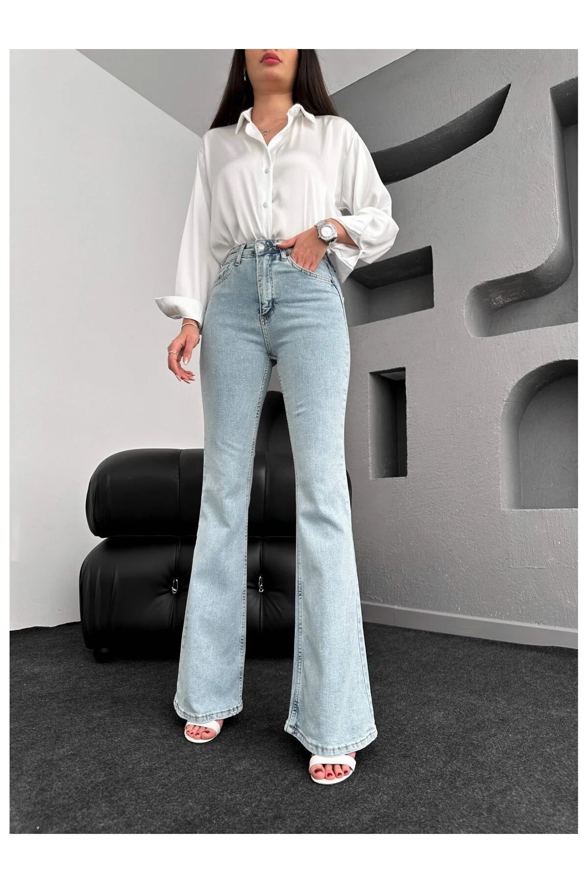 Yakamoz Ispanyol Paça Likralı Kot Pantolon Yüksek Bel Flare Jeans Toparlayıcı Extra Rahat Yakamoz Ispanyol Paça Likralı Kot Pantolon Yüksek Bel Flare Jeans Toparlayıcı Extra Rahat