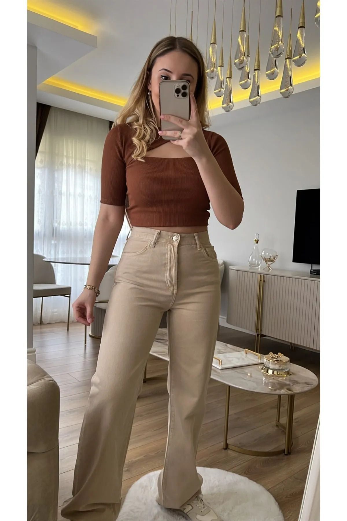 Leo 90's Kadın Krem İç Göstermez Yüksek Bel Wide Leg Bol Paça Salaş Likralı Palazzo Jean Leo 90's Kadın Krem İç Göstermez Yüksek Bel Wide Leg Bol Paça Salaş Likralı Palazzo Jean