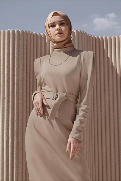 Kemer Detaylı Hakim Yaka Elbise 42209 Kemer Detaylı Hakim Yaka Elbise 42209