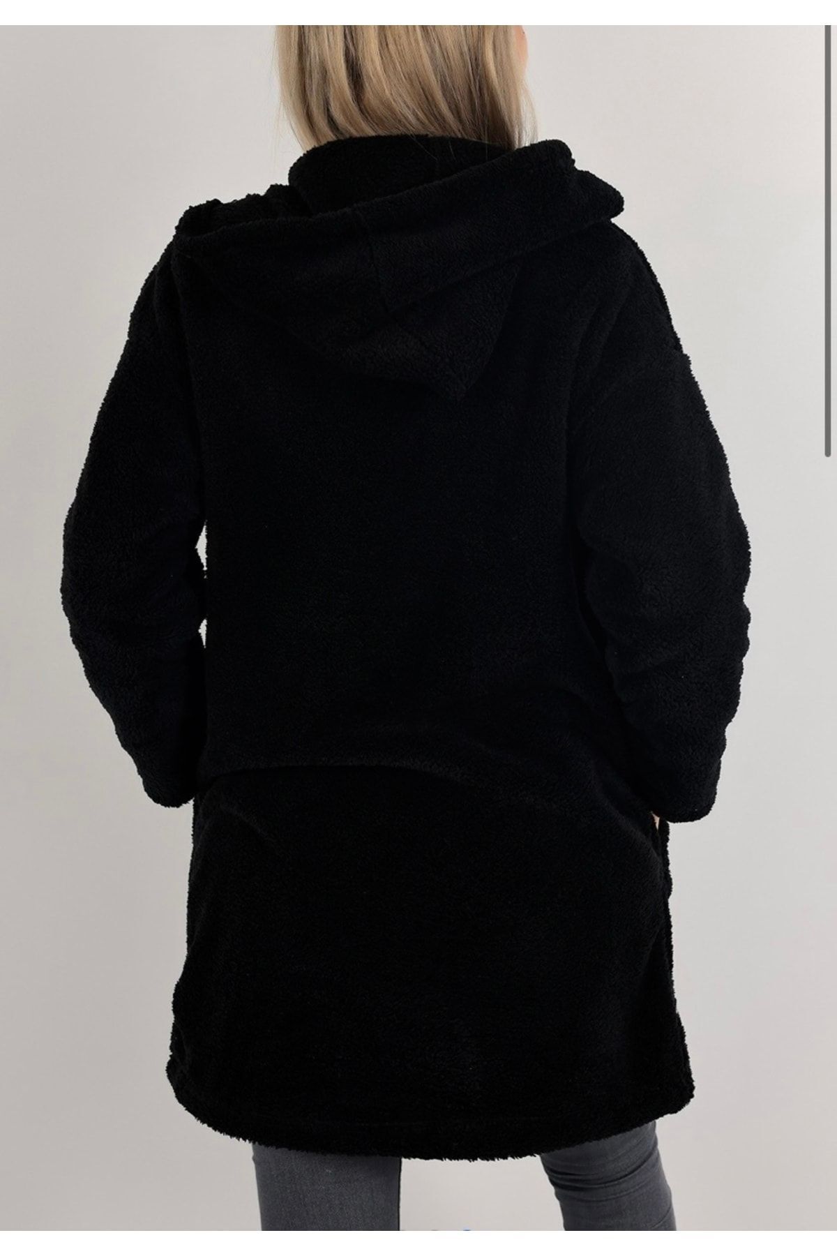 Siyah Kapüşonlu Yumoş Mont Siyah Kapüşonlu Yumoş Mont
