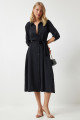 Kadın Siyah Kuşaklı Gömlek Elbise DD01256 Kadın Siyah Kuşaklı Gömlek Elbise DD01256