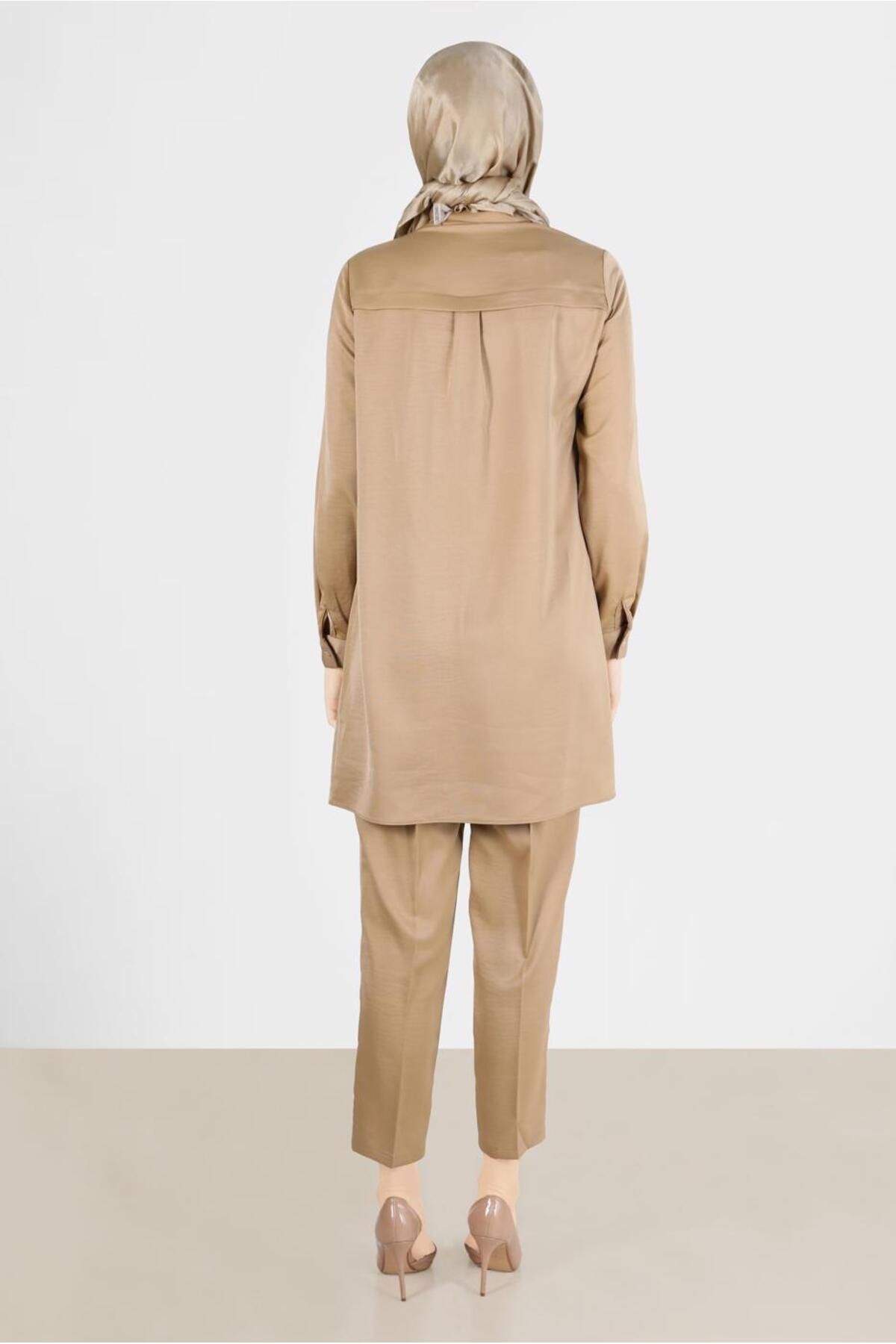 Taş Detaylı Gizli Düğmeli Ikili Pant. Takım 42515 Taş Detaylı Gizli Düğmeli Ikili Pant. Takım 42515