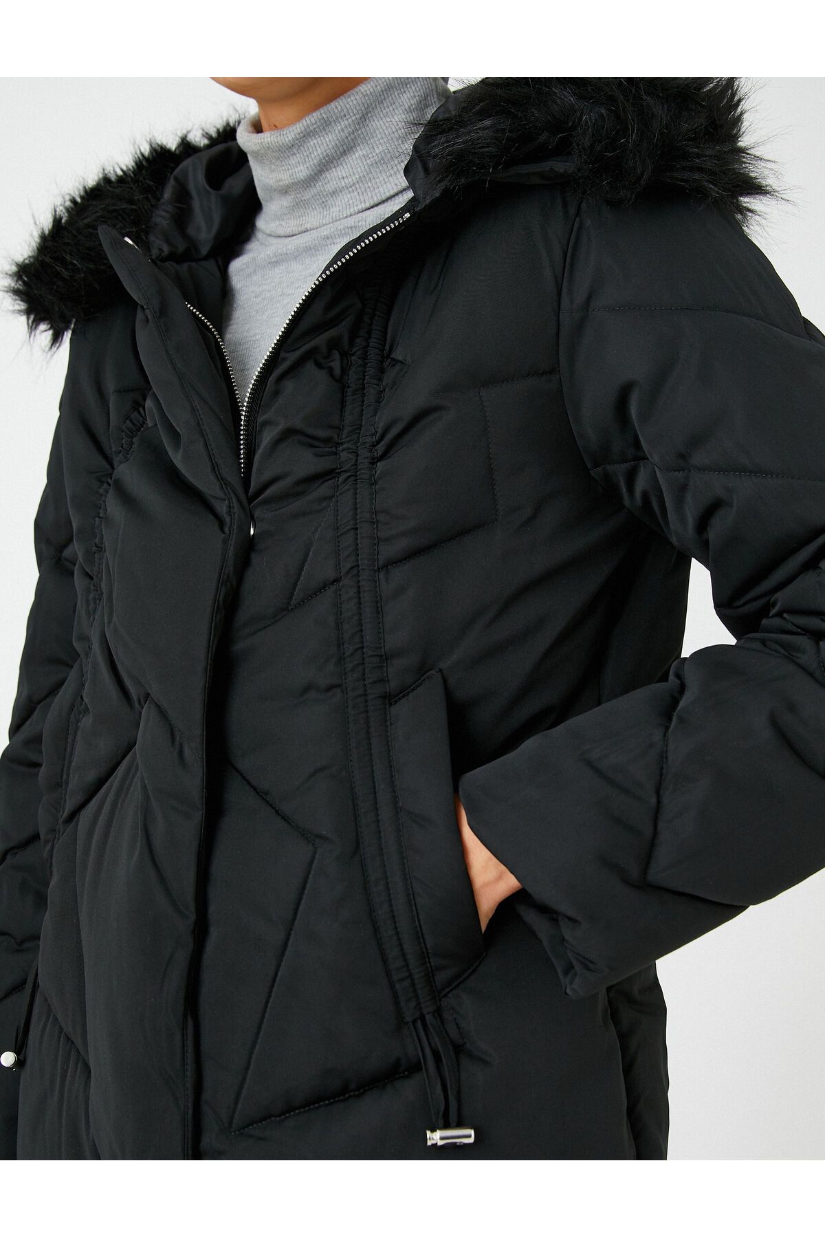 Kapüşonlu Şişme Mont Peluş Detaylı Kapüşonlu Şişme Mont Peluş Detaylı