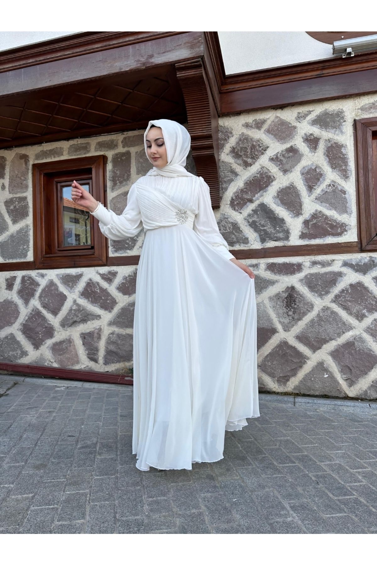 Şifon Kumaş Yıldız Beyaz Nikah Elbisesi Şifon Kumaş Yıldız Beyaz Nikah Elbisesi