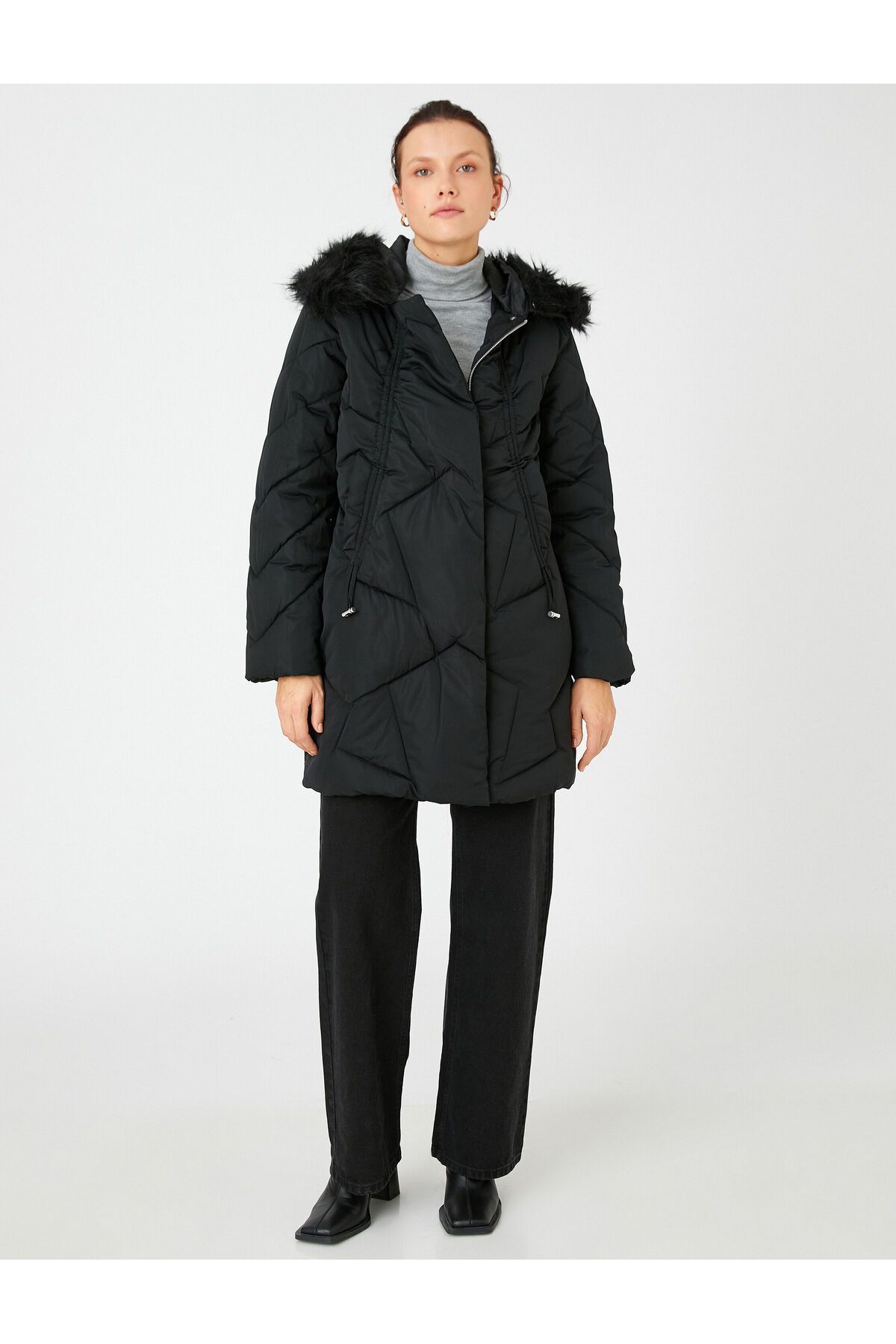 Kapüşonlu Şişme Mont Peluş Detaylı Kapüşonlu Şişme Mont Peluş Detaylı