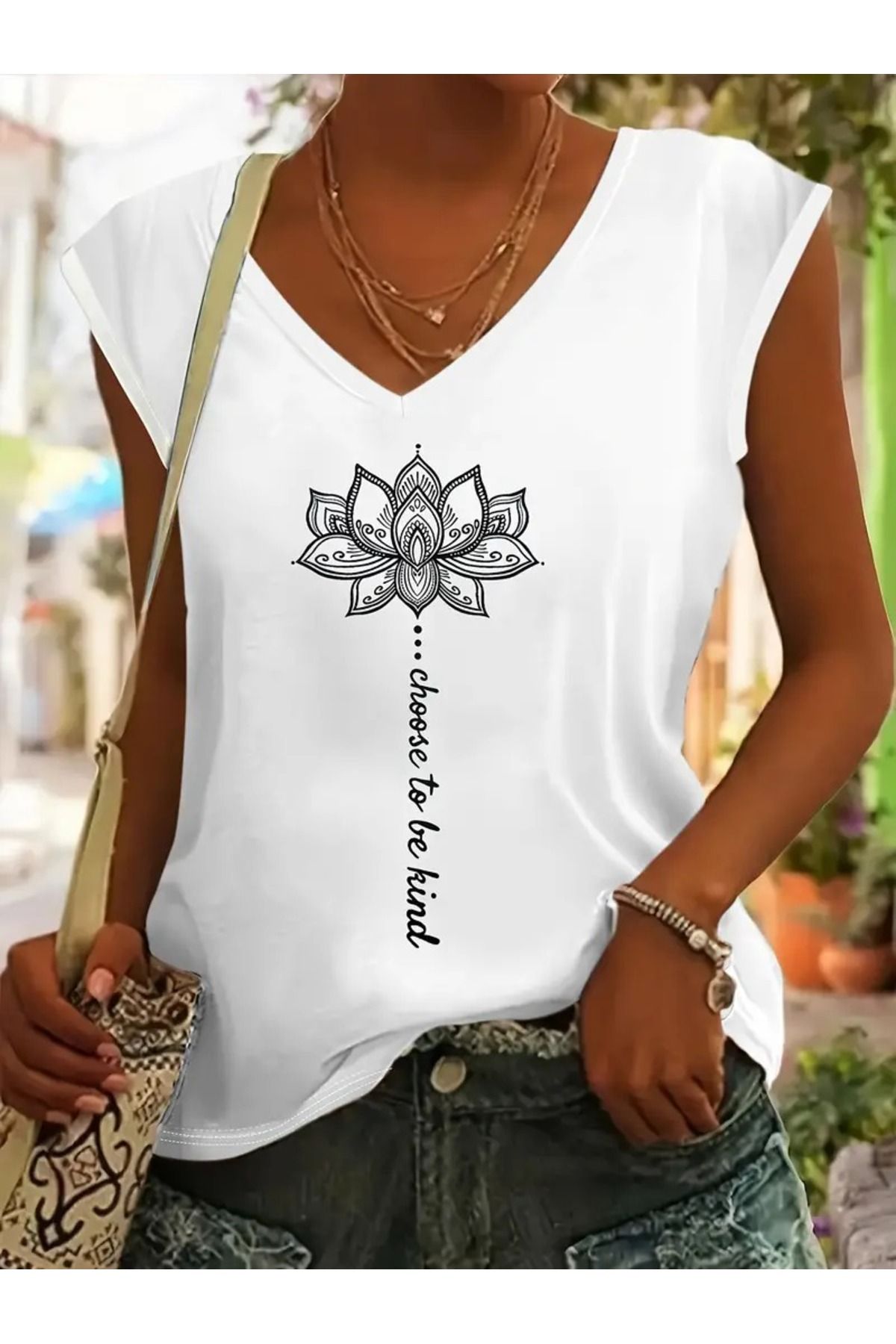 Kadın Oversize Salaş V Yaka T-shirt