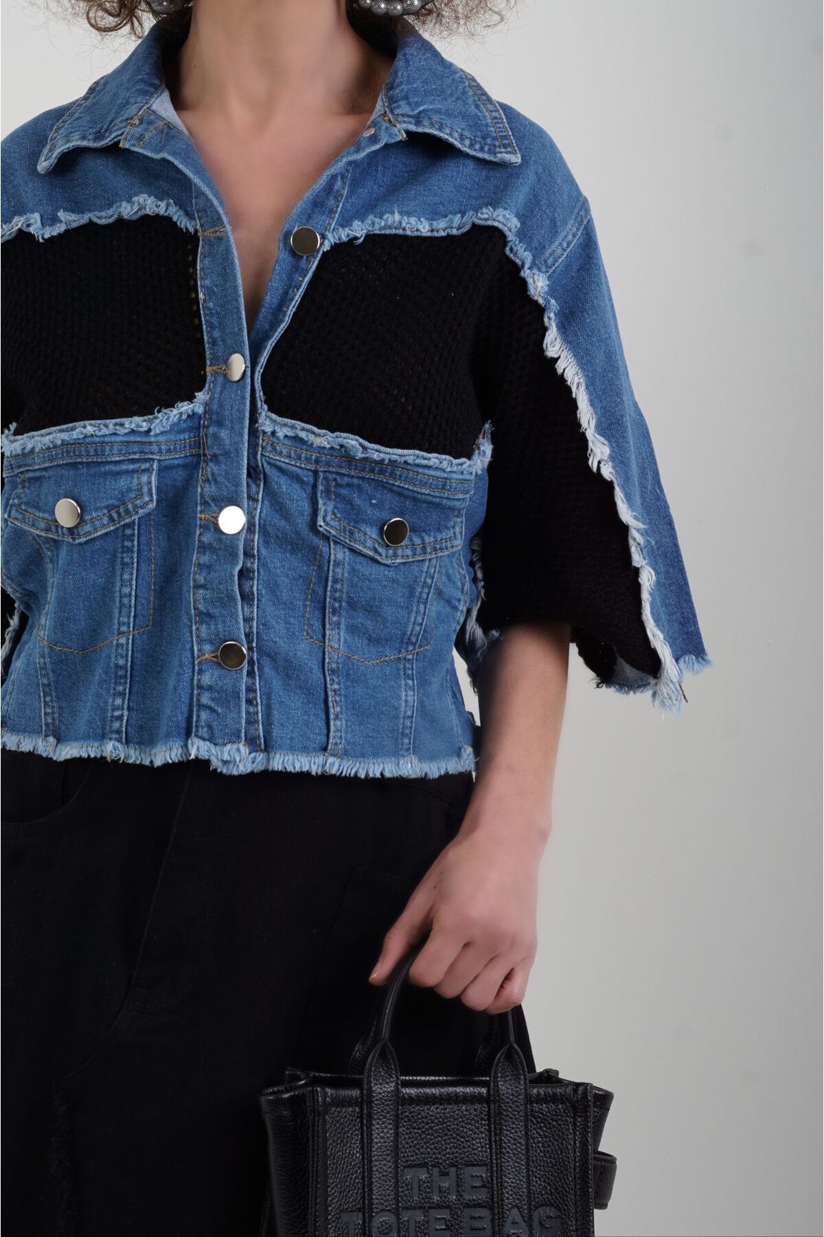 Mavi Siyah Triko Detaylı Denim Ceket Mavi Siyah Triko Detaylı Denim Ceket