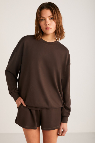 Maısıe Kadın Organik Pamuklu Comfort Fit Bisiklet Yaka Kahverengi Sweatshirt Maısıe Kadın Organik Pamuklu Comfort Fit Bisiklet Yaka Kahverengi Sweatshirt