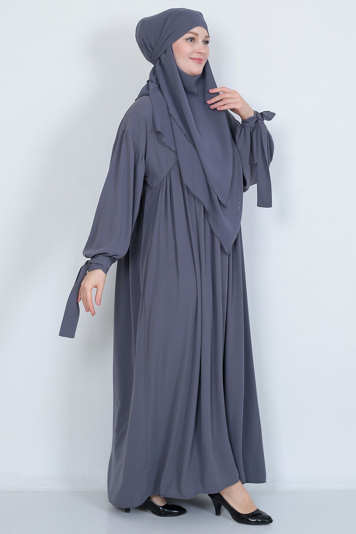 Kol Bağcıklı Robalı Elbise ve 3 Katlı Sufle Hijab Tesettür Takım
