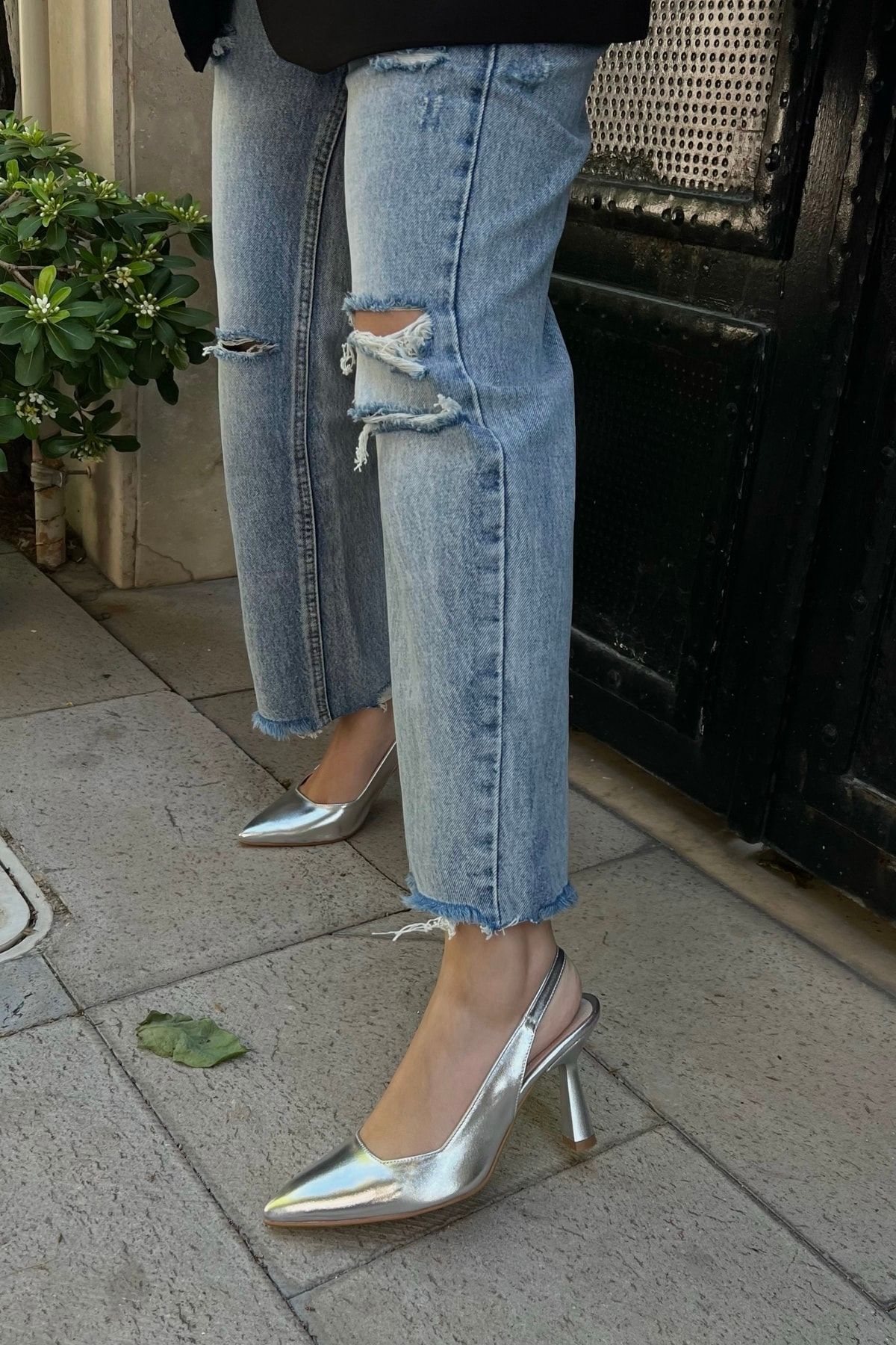 Spark Metalik Cilt Silver Lame Gümüş Gri Sivri Burun Arka Açık Stiletto Abiye Topuklu Kadın Ayakkabı Spark Metalik Cilt Silver Lame Gümüş Gri Sivri Burun Arka Açık Stiletto Abiye Topuklu Kadın Ayakkabı