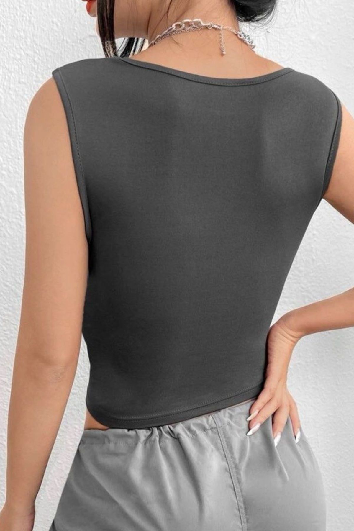 Kare Yaka Büzgü Detaylı Esnek Crop Bluz Kare Yaka Büzgü Detaylı Esnek Crop Bluz