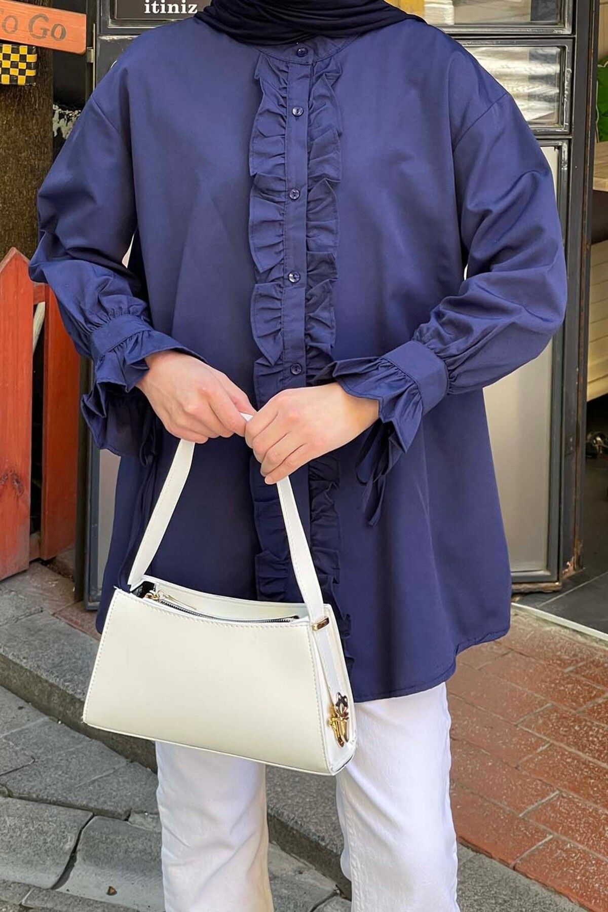 Oversize Flores Fırfırlı Tunik Oversize Flores Fırfırlı Tunik