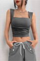 Kare Yaka Büzgü Detaylı Esnek Crop Bluz Kare Yaka Büzgü Detaylı Esnek Crop Bluz