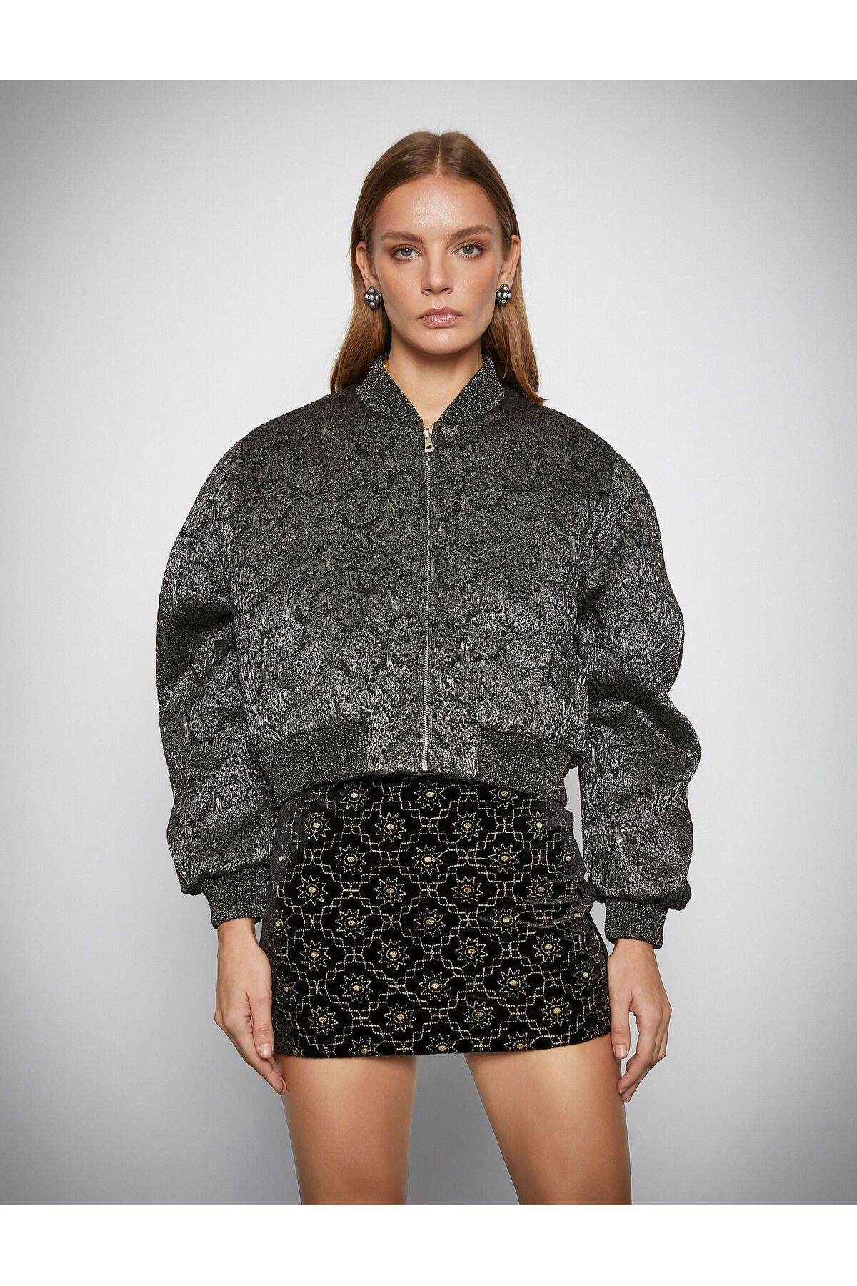 Melis Ağazat X Koton - Jakarlı Oversize Bomber Ceket Melis Ağazat X Koton - Jakarlı Oversize Bomber Ceket