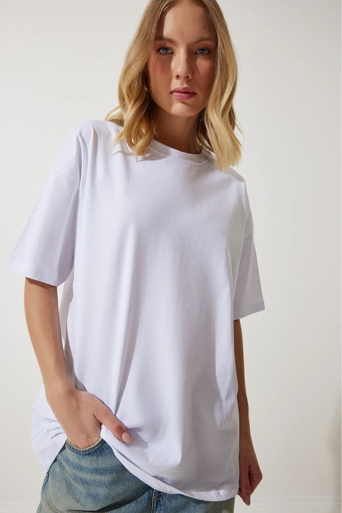 Süper Kalite Kadın %100 Pamuk Beyaz Bisiklet Yaka Oversize Boyfriend T-shirt Süper Kalite Kadın %100 Pamuk Beyaz Bisiklet Yaka Oversize Boyfriend T-shirt