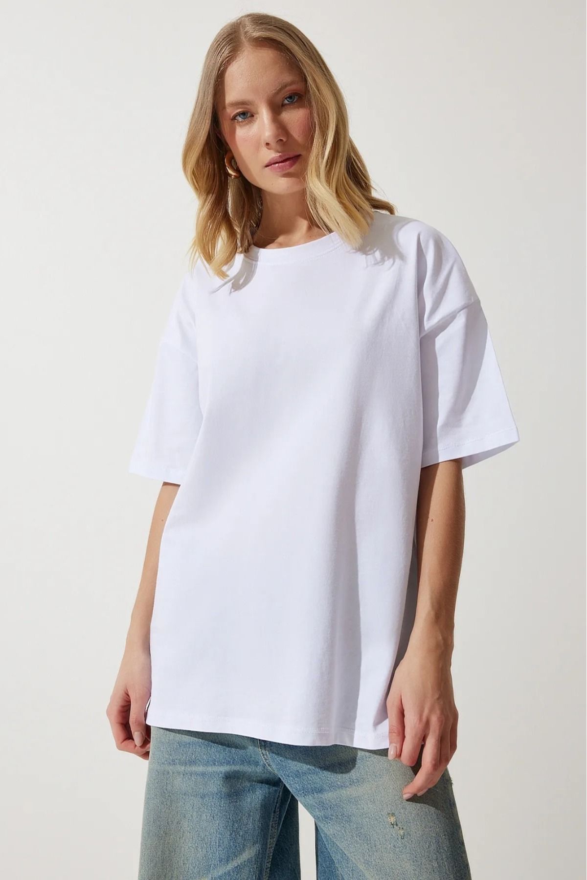 Süper Kalite Kadın %100 Pamuk Beyaz Bisiklet Yaka Oversize Boyfriend T-shirt Süper Kalite Kadın %100 Pamuk Beyaz Bisiklet Yaka Oversize Boyfriend T-shirt