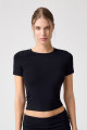 x Melodi Siyah Bedene Oturan Tişört Short Fitted x Melodi Siyah Bedene Oturan Tişört Short Fitted