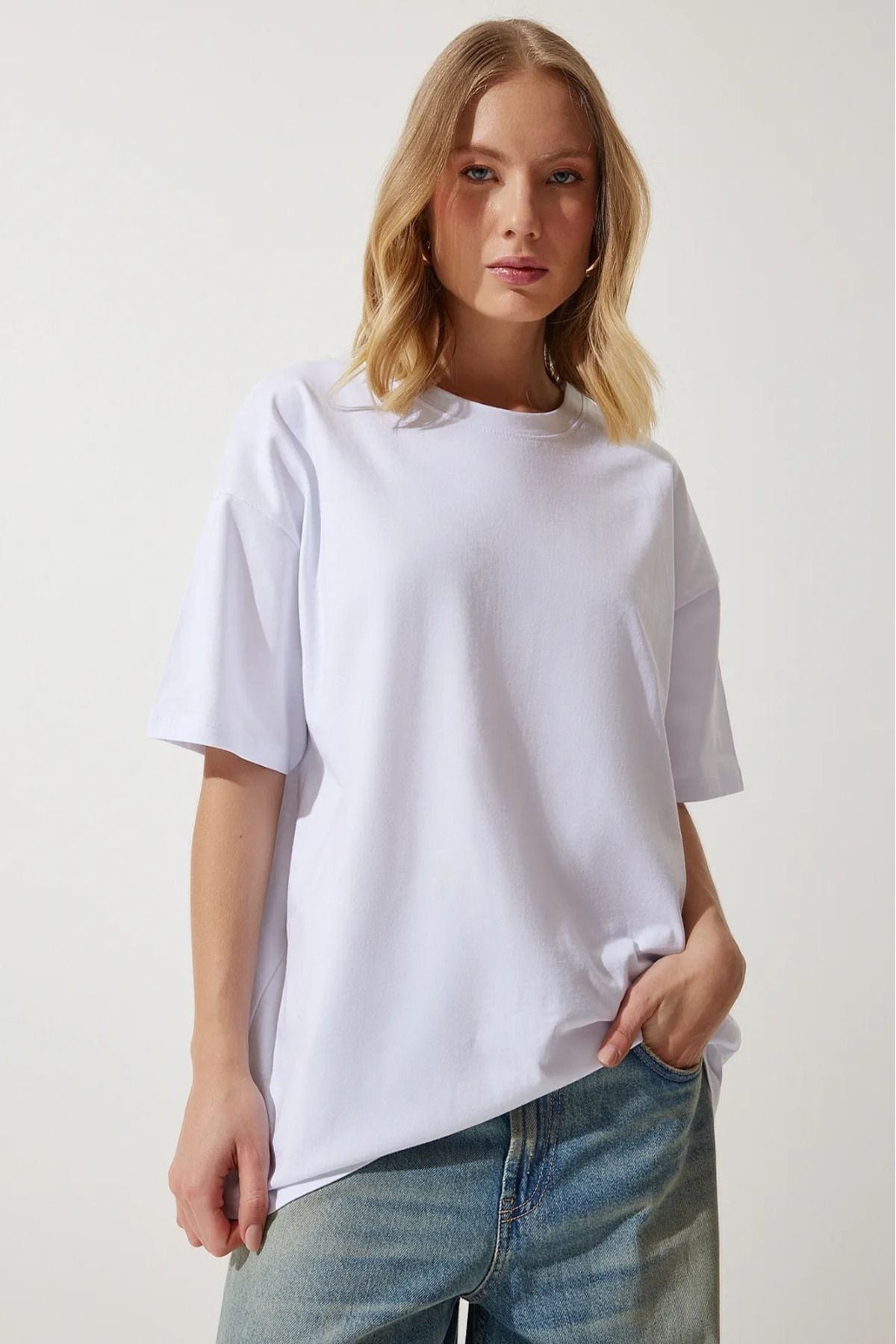 Süper Kalite Kadın %100 Pamuk Beyaz Bisiklet Yaka Oversize Boyfriend T-shirt Süper Kalite Kadın %100 Pamuk Beyaz Bisiklet Yaka Oversize Boyfriend T-shirt