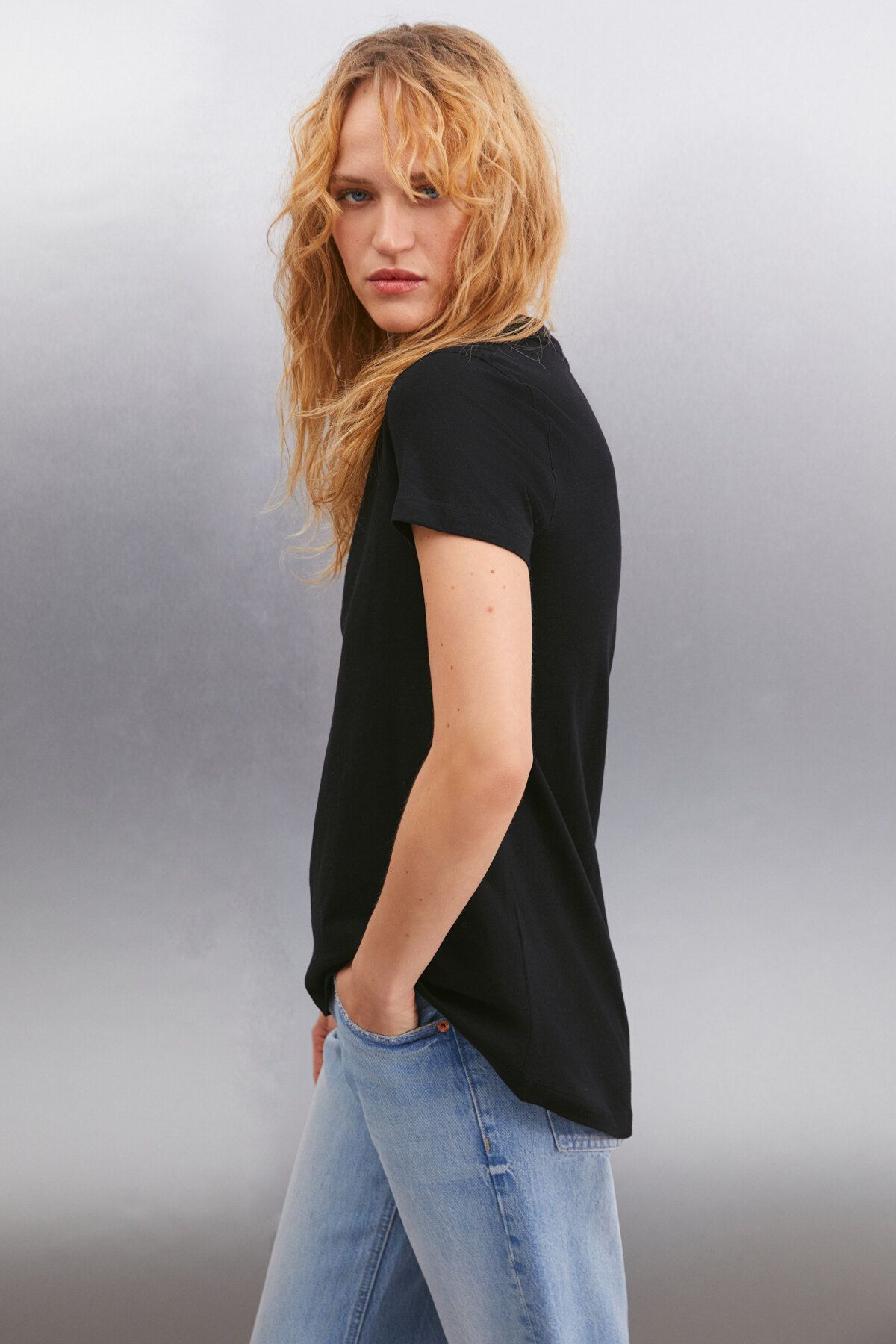 Samantha Kadın Comfort Fit %100 Organik Pamuklu Basic Örme Siyah T-shirt Samantha Kadın Comfort Fit %100 Organik Pamuklu Basic Örme Siyah T-shirt
