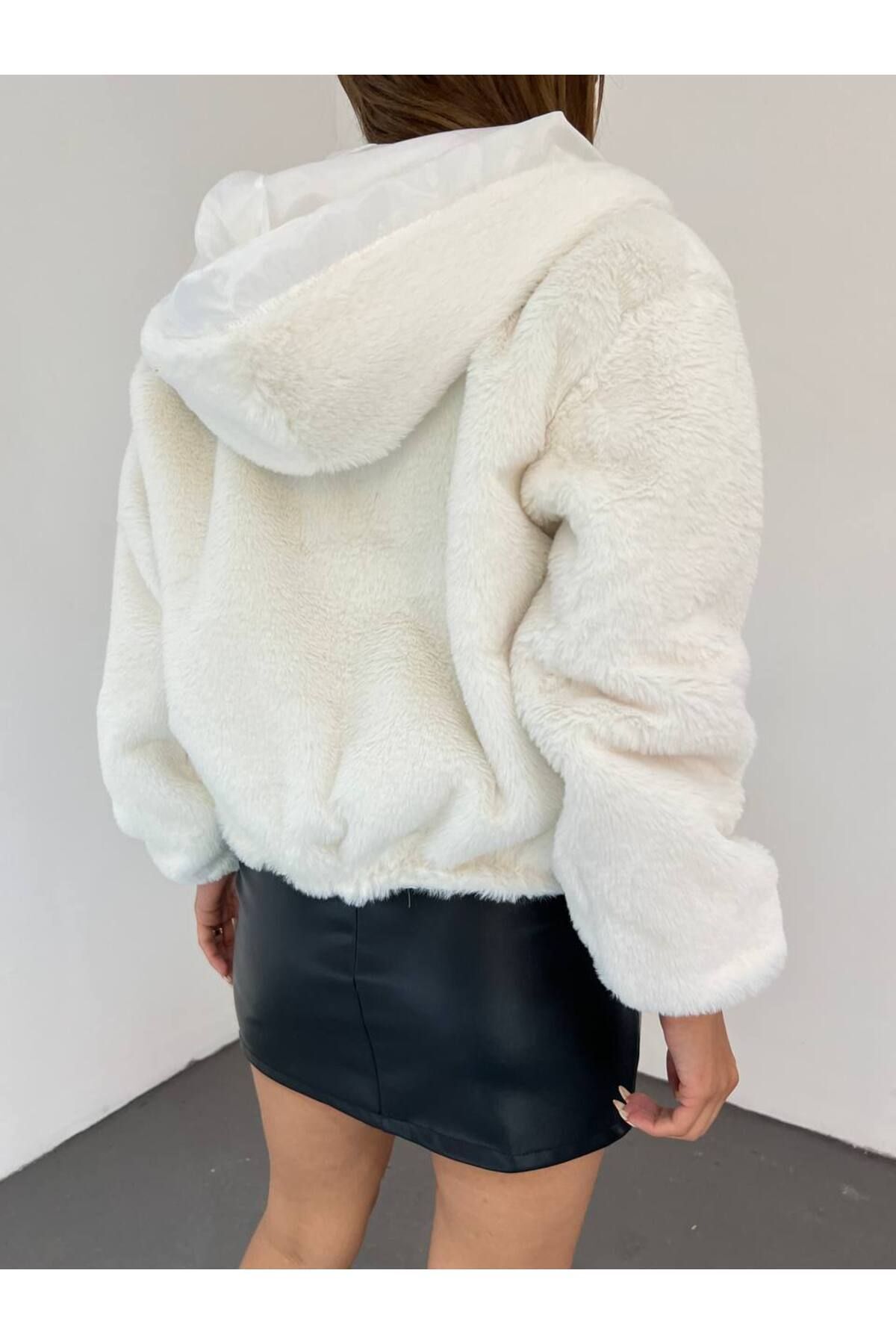 Tavşan Peluş Kürklü Fermuarlı Astarlı Kısa Crop Mont Tavşan Peluş Kürklü Fermuarlı Astarlı Kısa Crop Mont