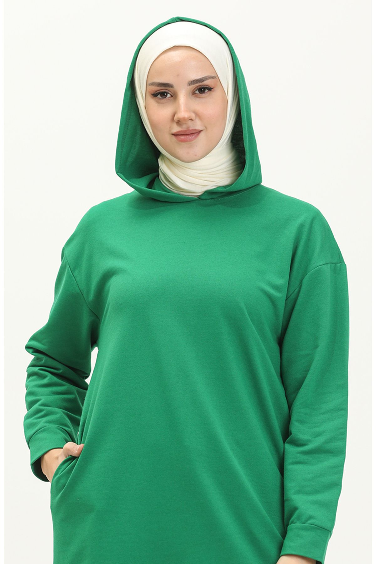Kapüşonlu Spor Tunik 3007-25 Çimen Yeşili Kapüşonlu Spor Tunik 3007-25 Çimen Yeşili