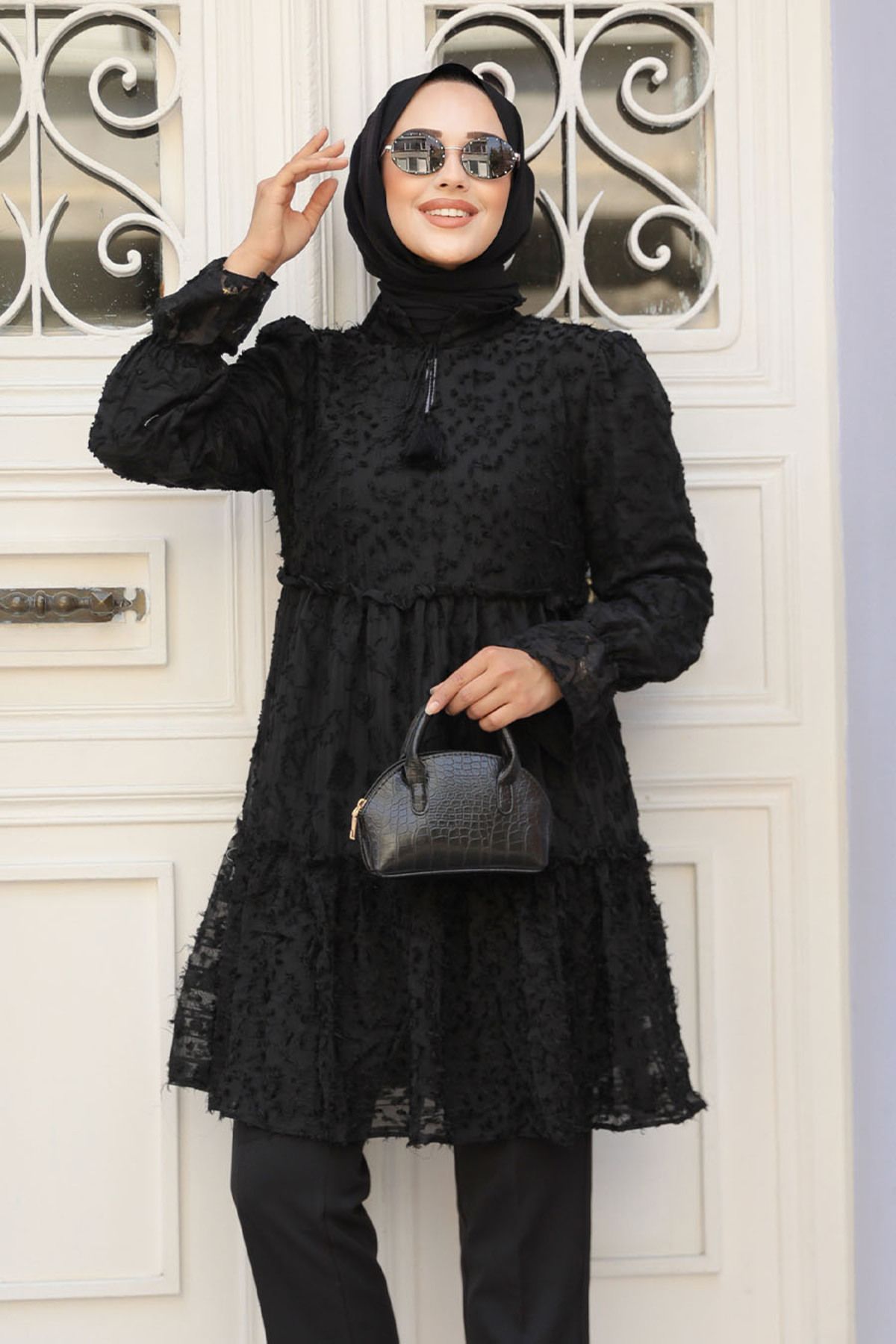 Kat Piliseli Siyah Tesettür Tunik 13921S Kat Piliseli Siyah Tesettür Tunik 13921S