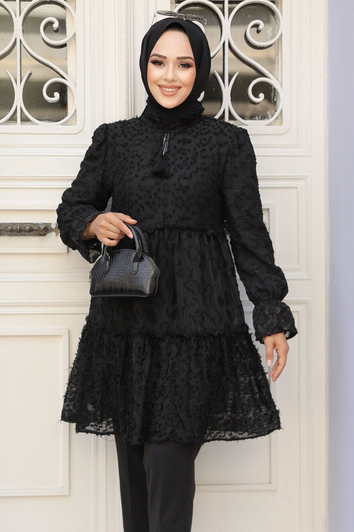 Kat Piliseli Siyah Tesettür Tunik 13921S Kat Piliseli Siyah Tesettür Tunik 13921S