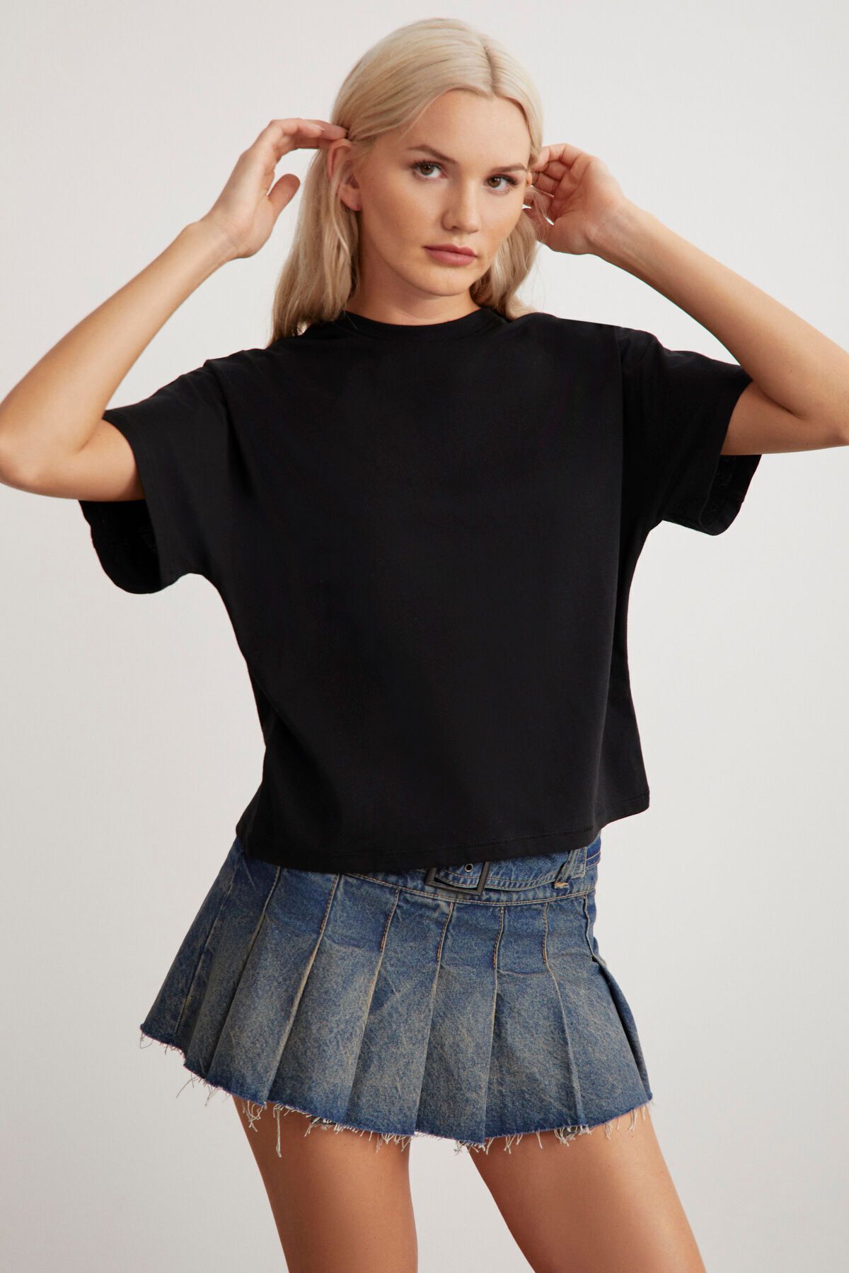 Lottıe Kadın %100 Organik Pamuklu Regular Kalıp Bisiklet Yaka Basic Kısa Kollu Siyah T-shirt Lottıe Kadın %100 Organik Pamuklu Regular Kalıp Bisiklet Yaka Basic Kısa Kollu Siyah T-shirt
