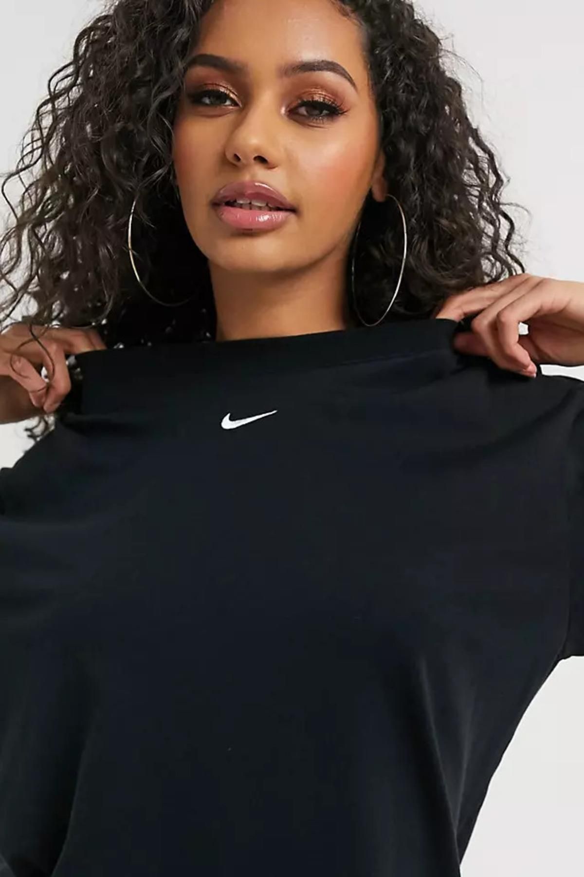 Sportswear Essential Bol Kesim Pamuklu Siyah Kadın Elbise Tişört Sportswear Essential Bol Kesim Pamuklu Siyah Kadın Elbise Tişört