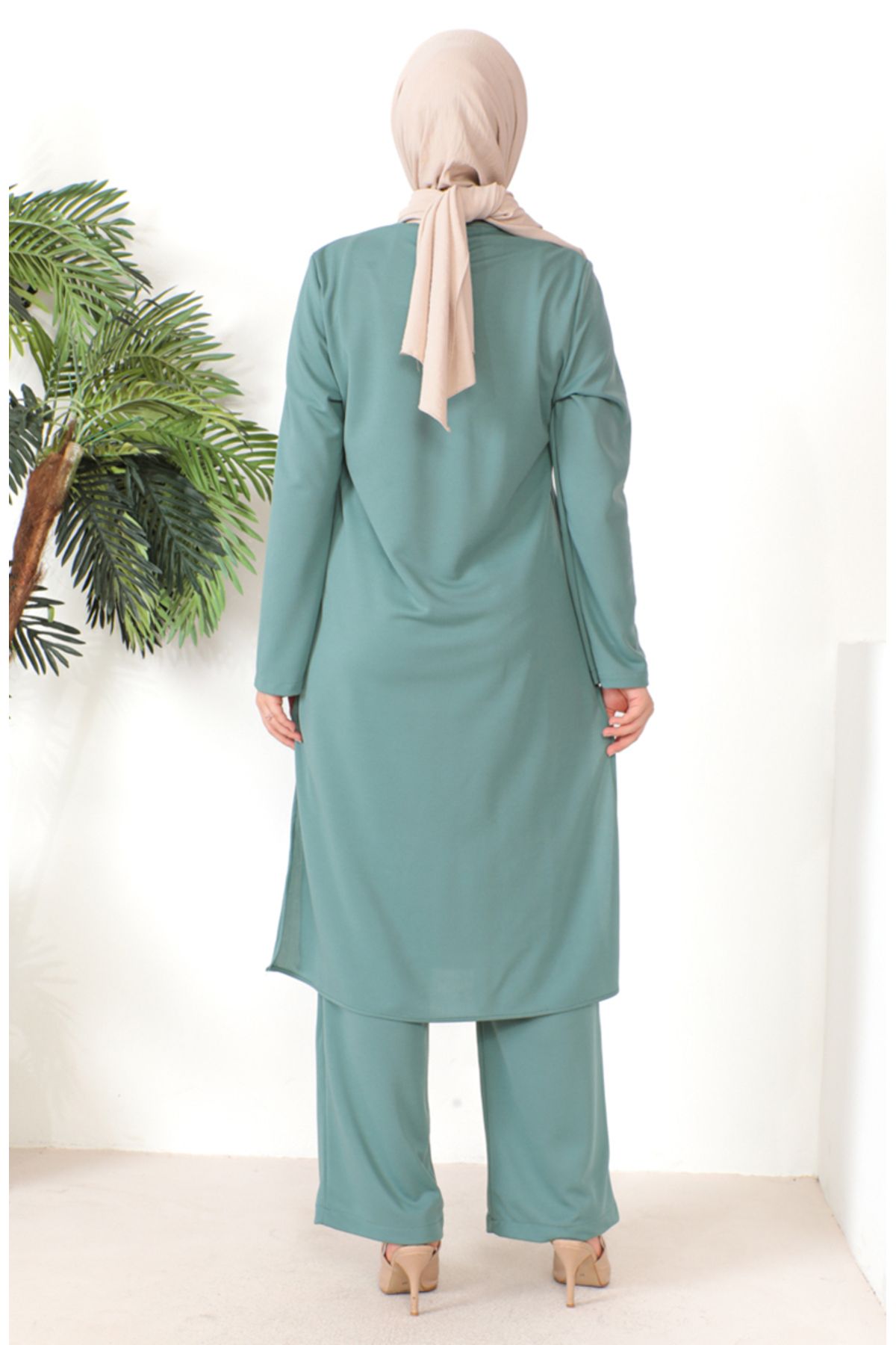 Kolyeli Tunik Pantolon İkili Takım 8585-03 Çağla Yeşili Kolyeli Tunik Pantolon İkili Takım 8585-03 Çağla Yeşili