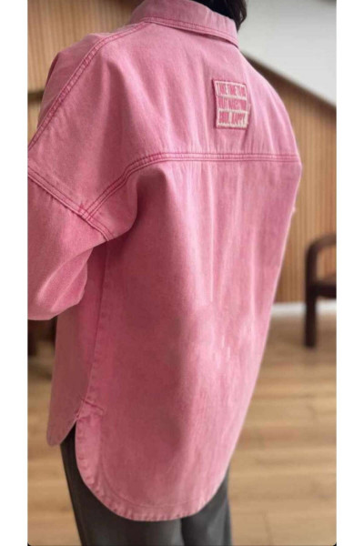 Oversize Yıkamalı Pembe Armalı Kot Gömlek Ceket Oversize Yıkamalı Pembe Armalı Kot Gömlek Ceket