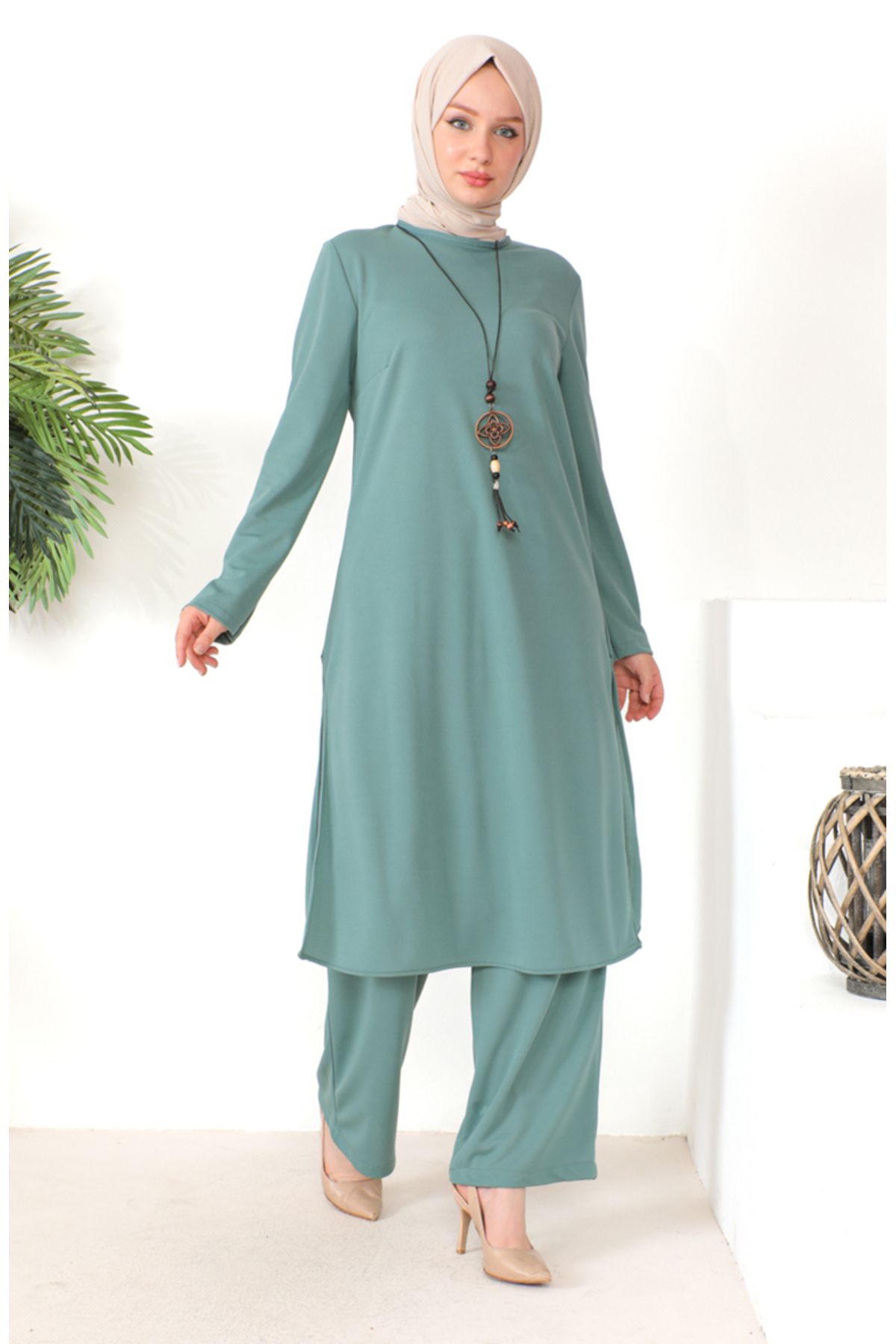 Kolyeli Tunik Pantolon İkili Takım 8585-03 Çağla Yeşili Kolyeli Tunik Pantolon İkili Takım 8585-03 Çağla Yeşili