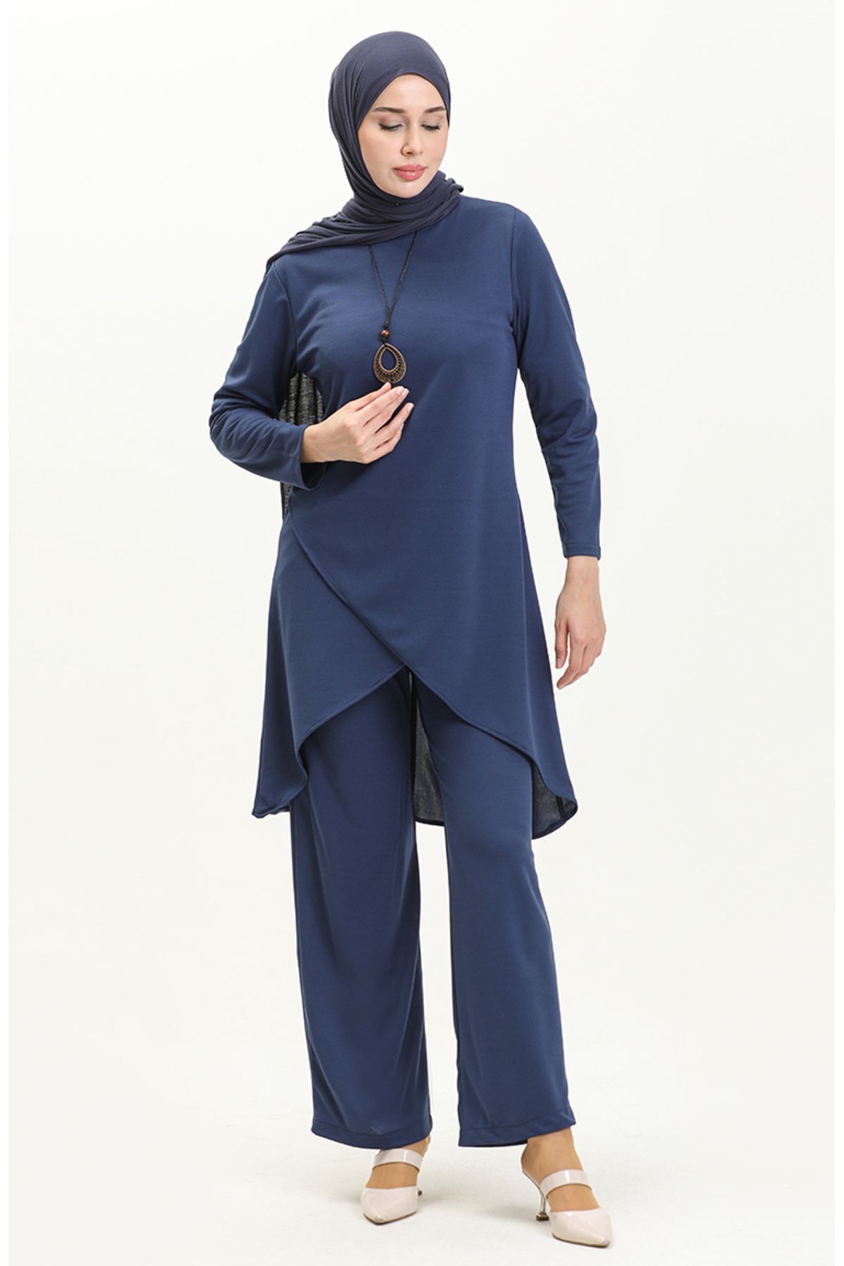 Kolyeli Tunik Pantolon İkili Takım 0704-10 İndigo Kolyeli Tunik Pantolon İkili Takım 0704-10 İndigo