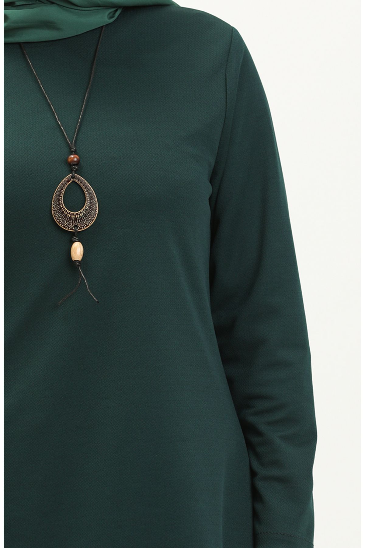 Kolyeli Tunik Pantolon İkili Takım 0704-01 Zümrüt Yeşili Kolyeli Tunik Pantolon İkili Takım 0704-01 Zümrüt Yeşili