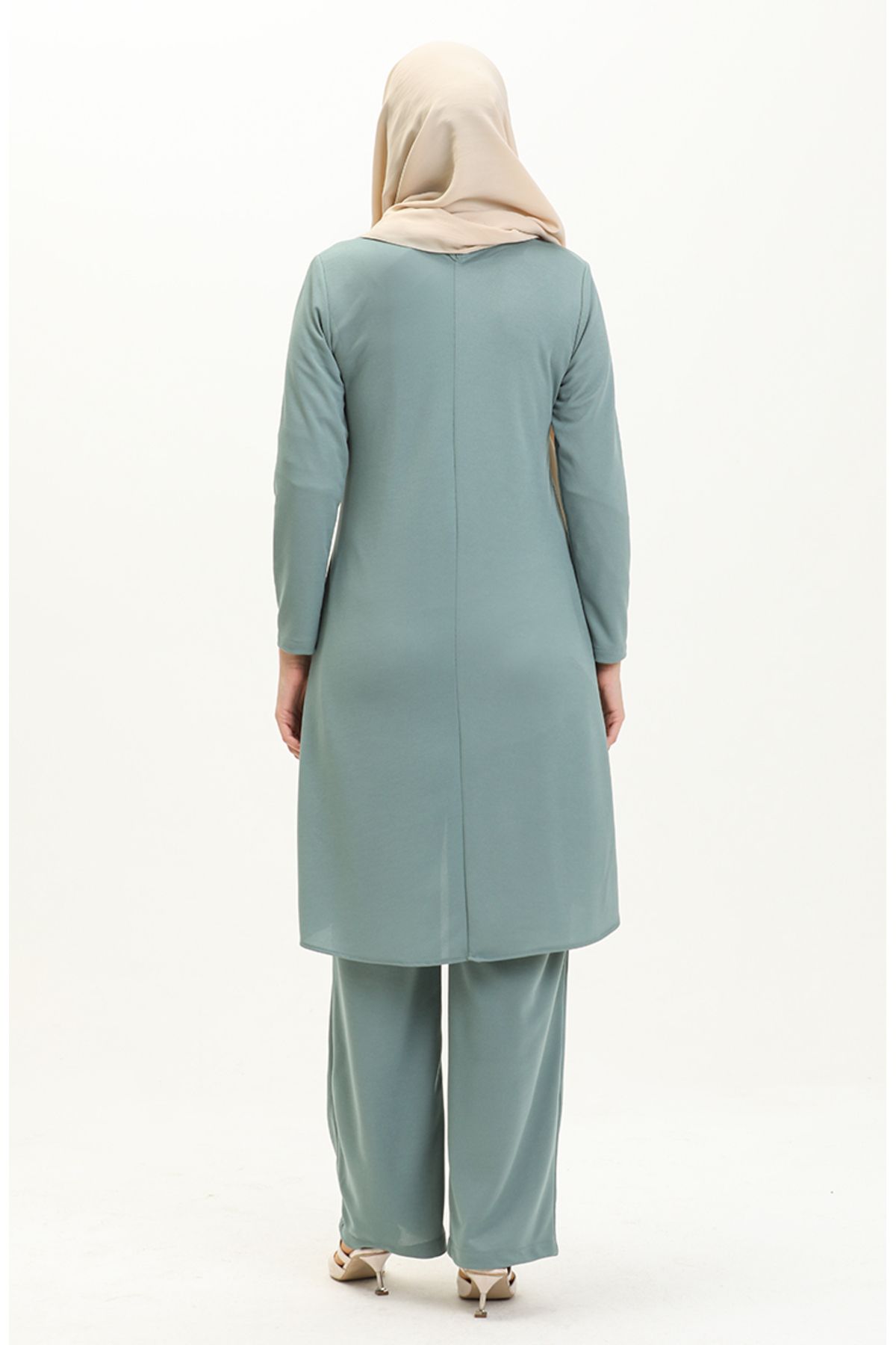 Kolyeli Tunik Pantolon İkili Takım 0704-04 Çağla Yeşili Kolyeli Tunik Pantolon İkili Takım 0704-04 Çağla Yeşili