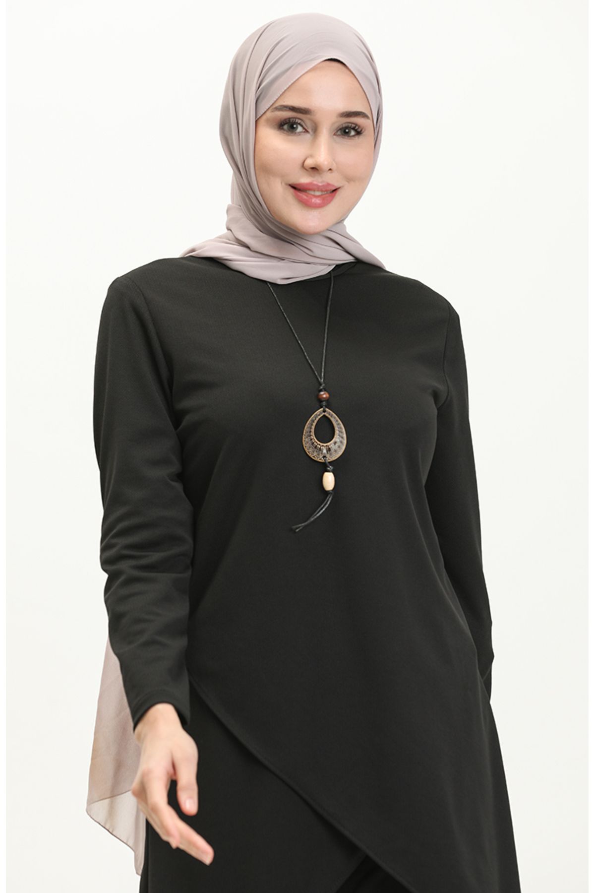 Kolyeli Tunik Pantolon İkili Takım 0704-07 Siyah Kolyeli Tunik Pantolon İkili Takım 0704-07 Siyah