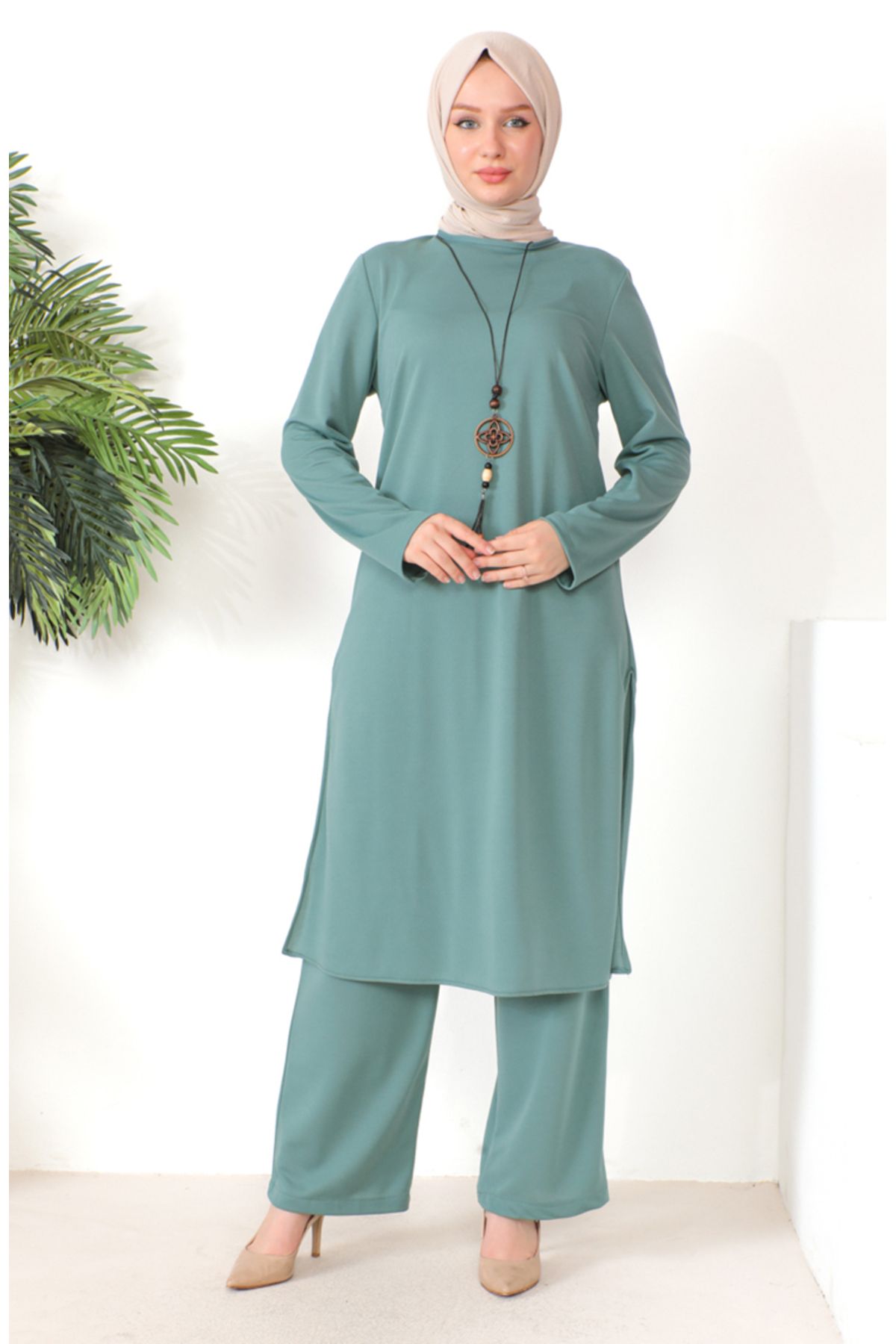 Kolyeli Tunik Pantolon İkili Takım 8585-03 Çağla Yeşili Kolyeli Tunik Pantolon İkili Takım 8585-03 Çağla Yeşili