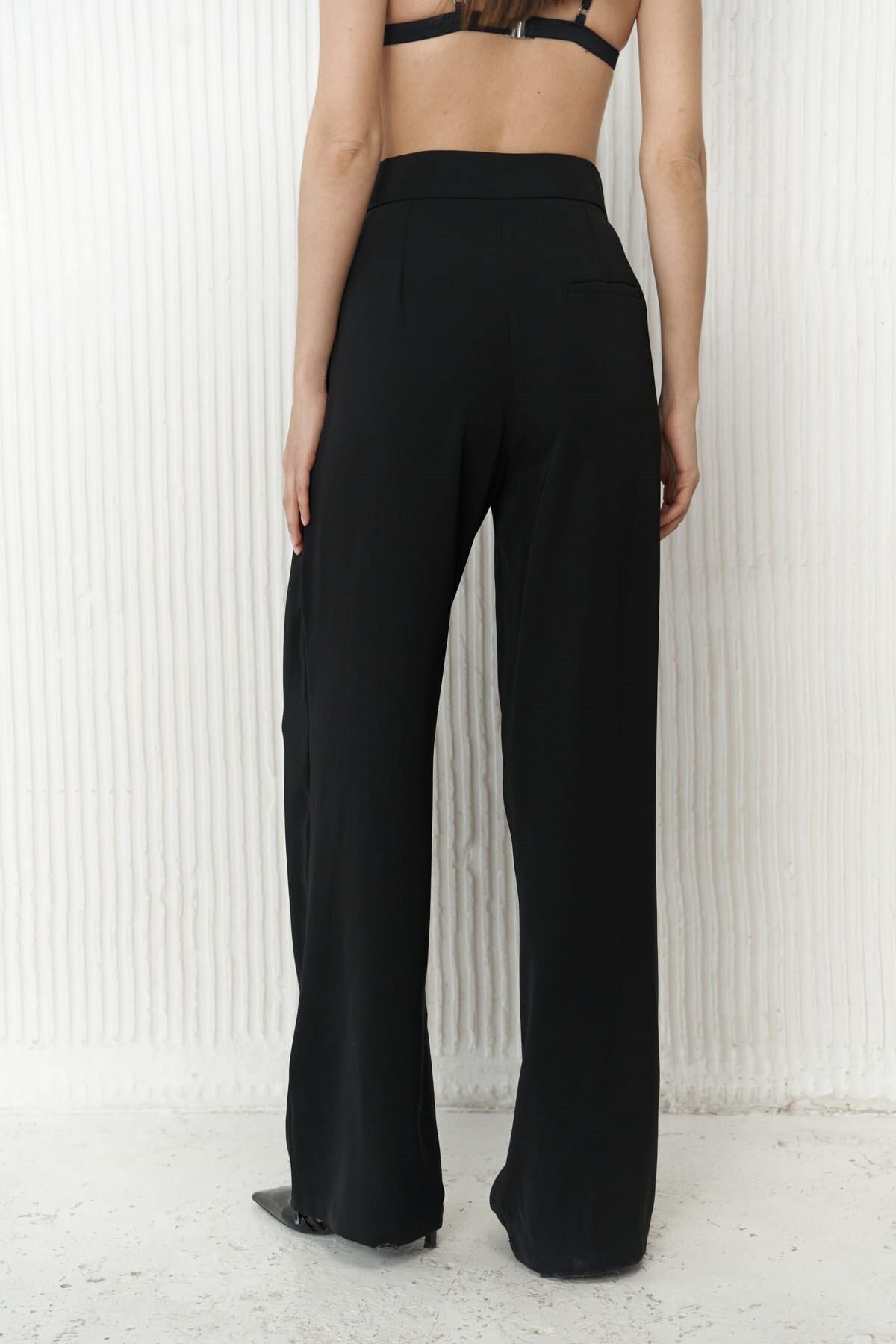Mai Collection Diego Ön Düğme Detaylı Siyah Pantolon Mai Collection Diego Ön Düğme Detaylı Siyah Pantolon