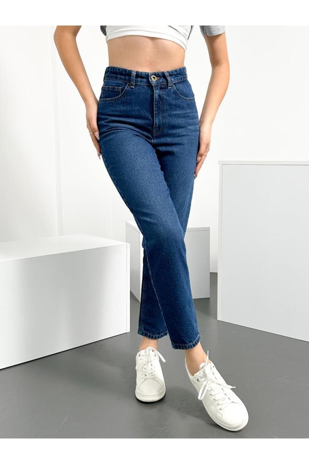 Koyu Mavi Kadın Likralı Mom Jean Yüksek Bel Esnek Kot Pantolon Anna-kymavi Koyu Mavi Kadın Likralı Mom Jean Yüksek Bel Esnek Kot Pantolon Anna-kymavi