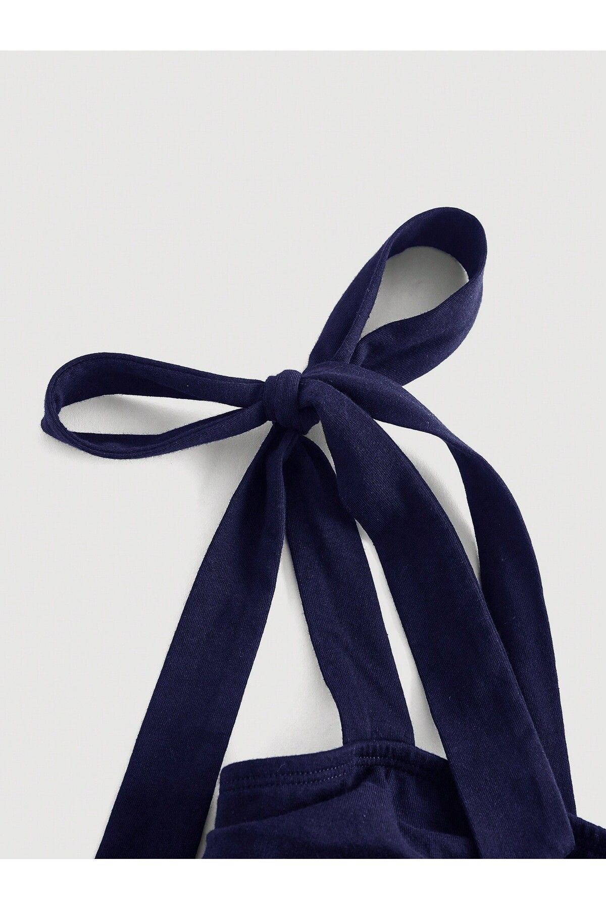 Lacivert Fiyonklu Yazlık Crop Top, Lacivert Fiyonklu Omuzdan Bağlamalı Yazlık Geniş Askılı Üst Lacivert Fiyonklu Yazlık Crop Top, Lacivert Fiyonklu Omuzdan Bağlamalı Yazlık Geniş Askılı Üst