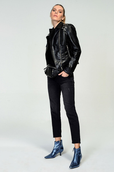 Siyah Ceket Siyah Ceket