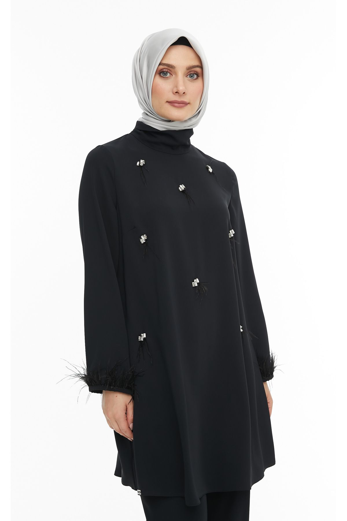 Siyah Dikme Taş Ve Tüy Detaylı Takım 2427119 Siyah Dikme Taş Ve Tüy Detaylı Takım 2427119