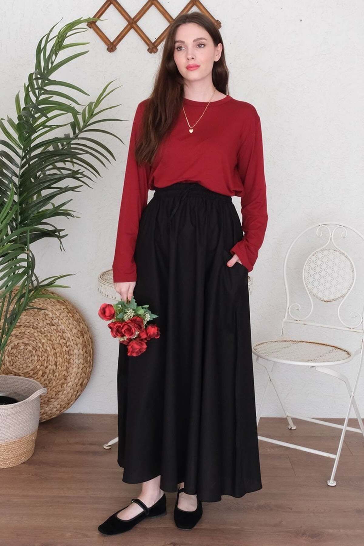 Siyah Cepli Koton Etek & Bordo Penye Yazlık Sweat Takım Siyah Cepli Koton Etek & Bordo Penye Yazlık Sweat Takım