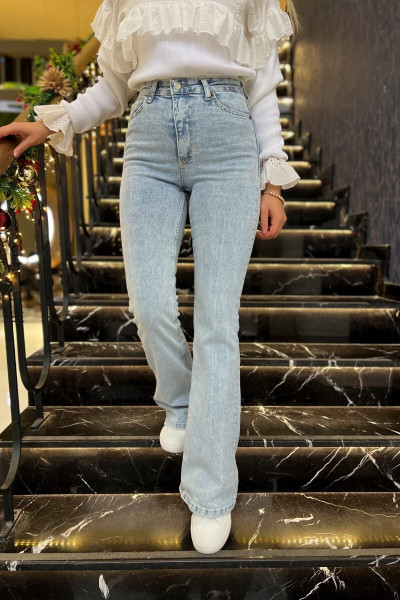 Miya Ispanyol Mavi Kar Yıkama Ispanyol Paça Kot Pantolon Yüksek Bel Jeans Toparlayıcı( Extra Rahat) Miya Ispanyol Mavi Kar Yıkama Ispanyol Paça Kot Pantolon Yüksek Bel Jeans Toparlayıcı( Extra Rahat)