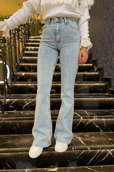 Miya Ispanyol Mavi Kar Yıkama Ispanyol Paça Kot Pantolon Yüksek Bel Jeans Toparlayıcı( Extra Rahat) Miya Ispanyol Mavi Kar Yıkama Ispanyol Paça Kot Pantolon Yüksek Bel Jeans Toparlayıcı( Extra Rahat)