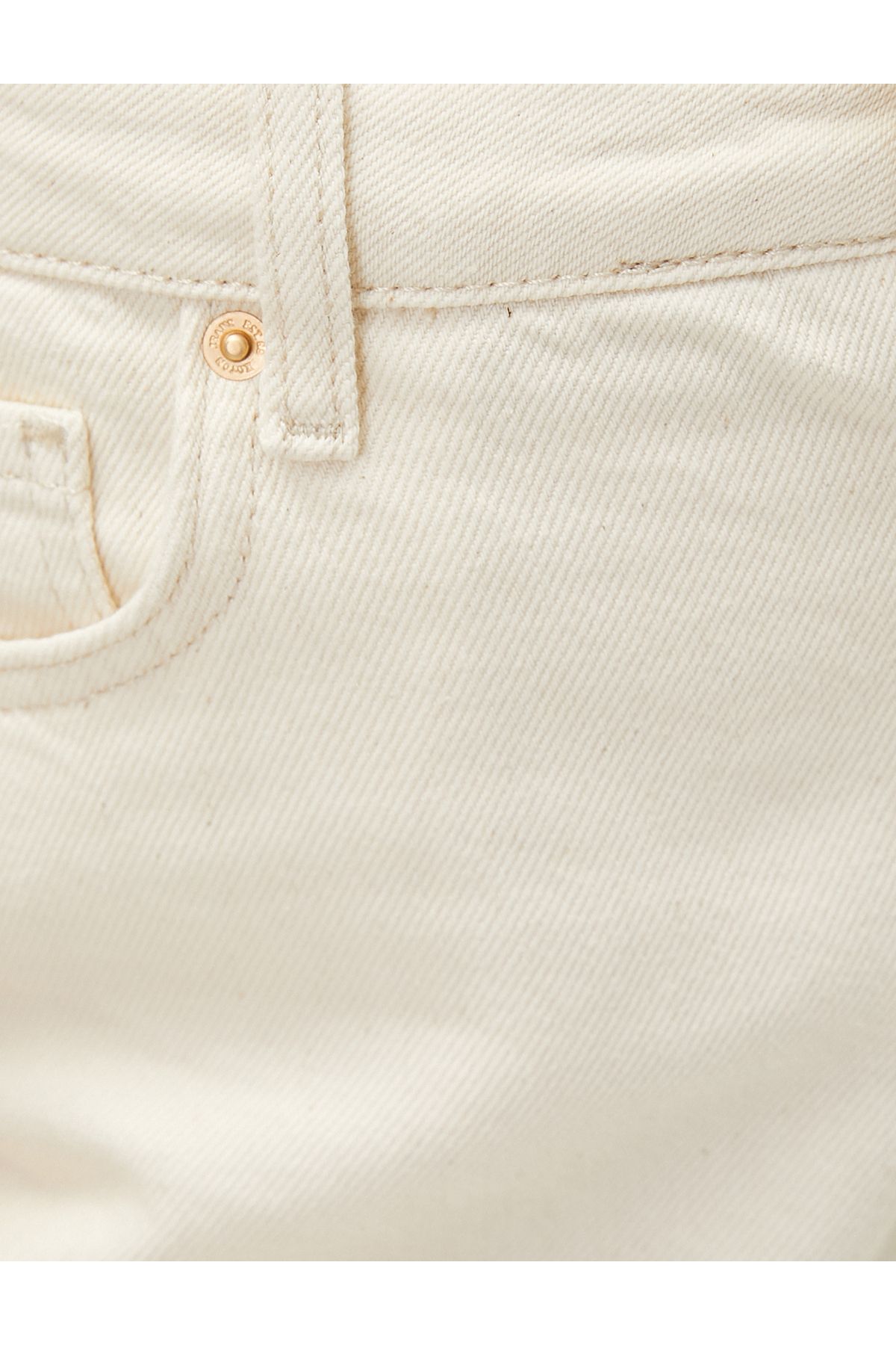 Yüksek Bel Kot Pantolon Rahat Kesim Hafif Dar Paça - Mom Jeans Yüksek Bel Kot Pantolon Rahat Kesim Hafif Dar Paça - Mom Jeans