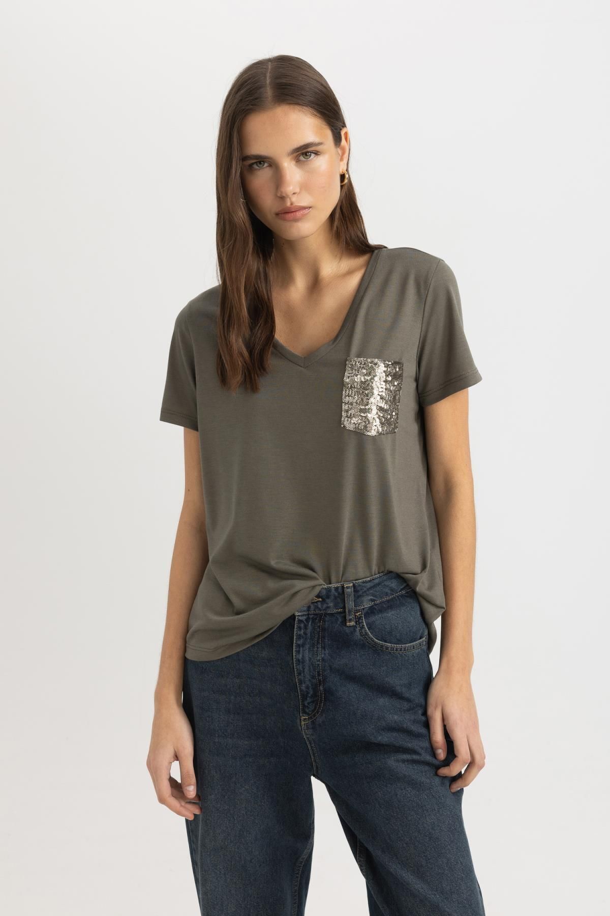 Regular Fit V Yaka Kısa Kollu Tişört U3769az24sp Regular Fit V Yaka Kısa Kollu Tişört U3769az24sp