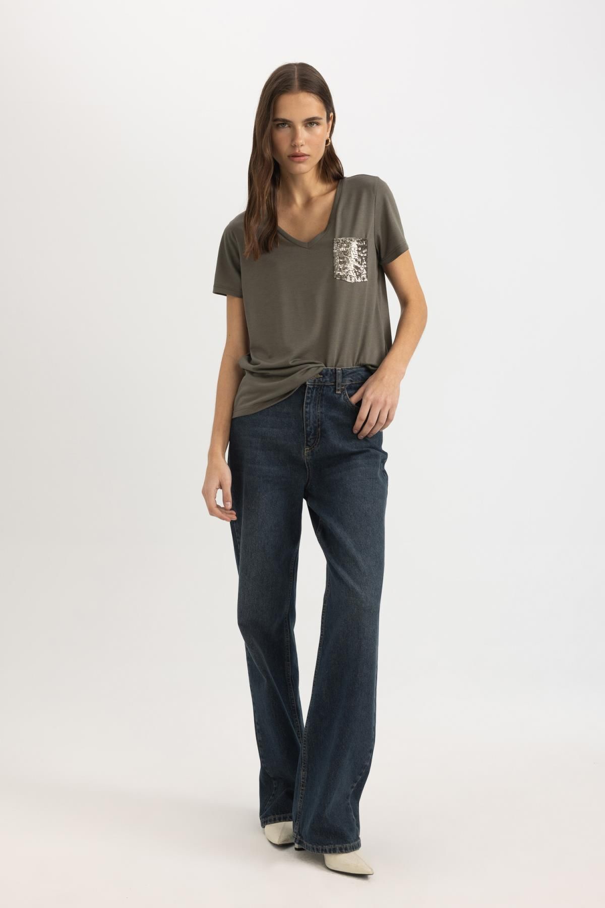 Regular Fit V Yaka Kısa Kollu Tişört U3769az24sp Regular Fit V Yaka Kısa Kollu Tişört U3769az24sp